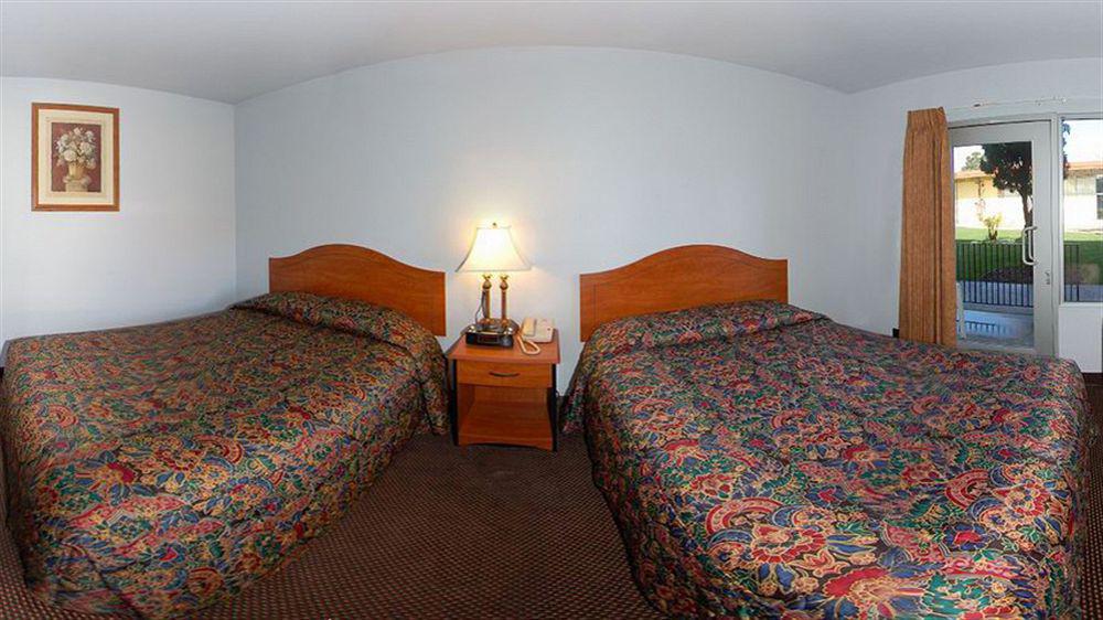 Econo Lodge Inn & Suites Oakland Airport Exterior foto